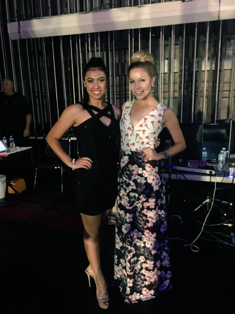 tbendorf_'s tweet photo. get a picture with a Miss America ✔️ 💗 https://t.co/VzqJ5Wa2XU