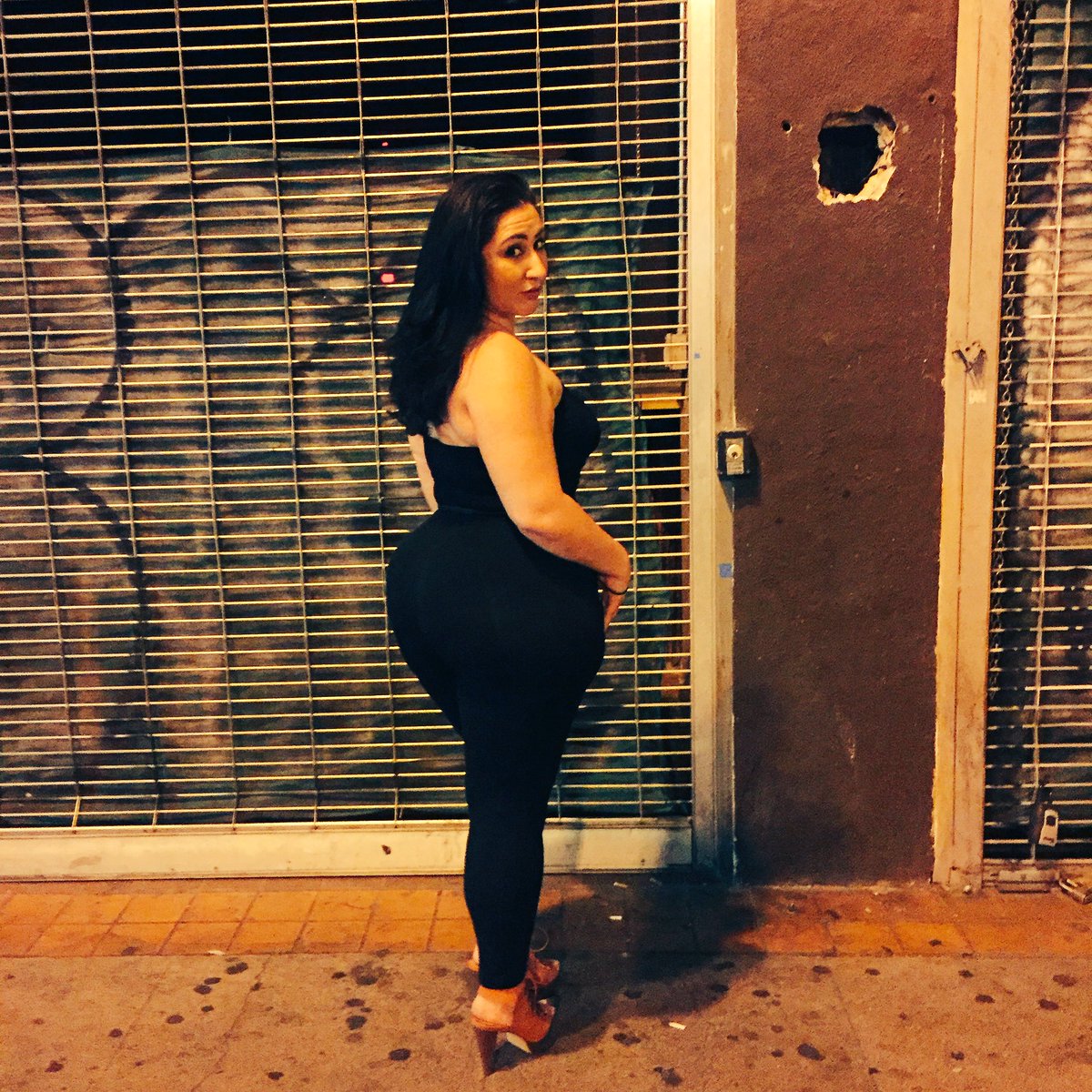 NSFW VANESSA BLAKE MAIN SIDE SMASH OR PASS?