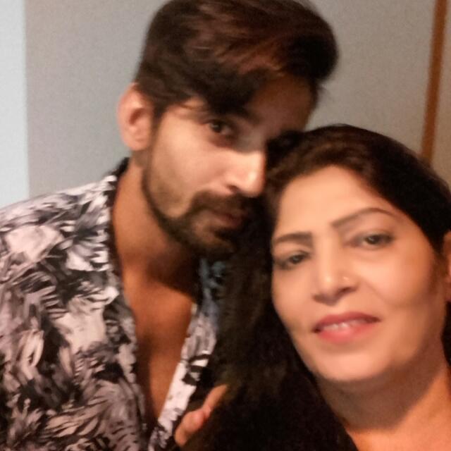 Wishing all my Tweetos a very happy July16 spread the love as always, luv u all #MaaBeta #Love 😃💋💗👌 <a href="/Vishal_singh786/">vishal singh</a>