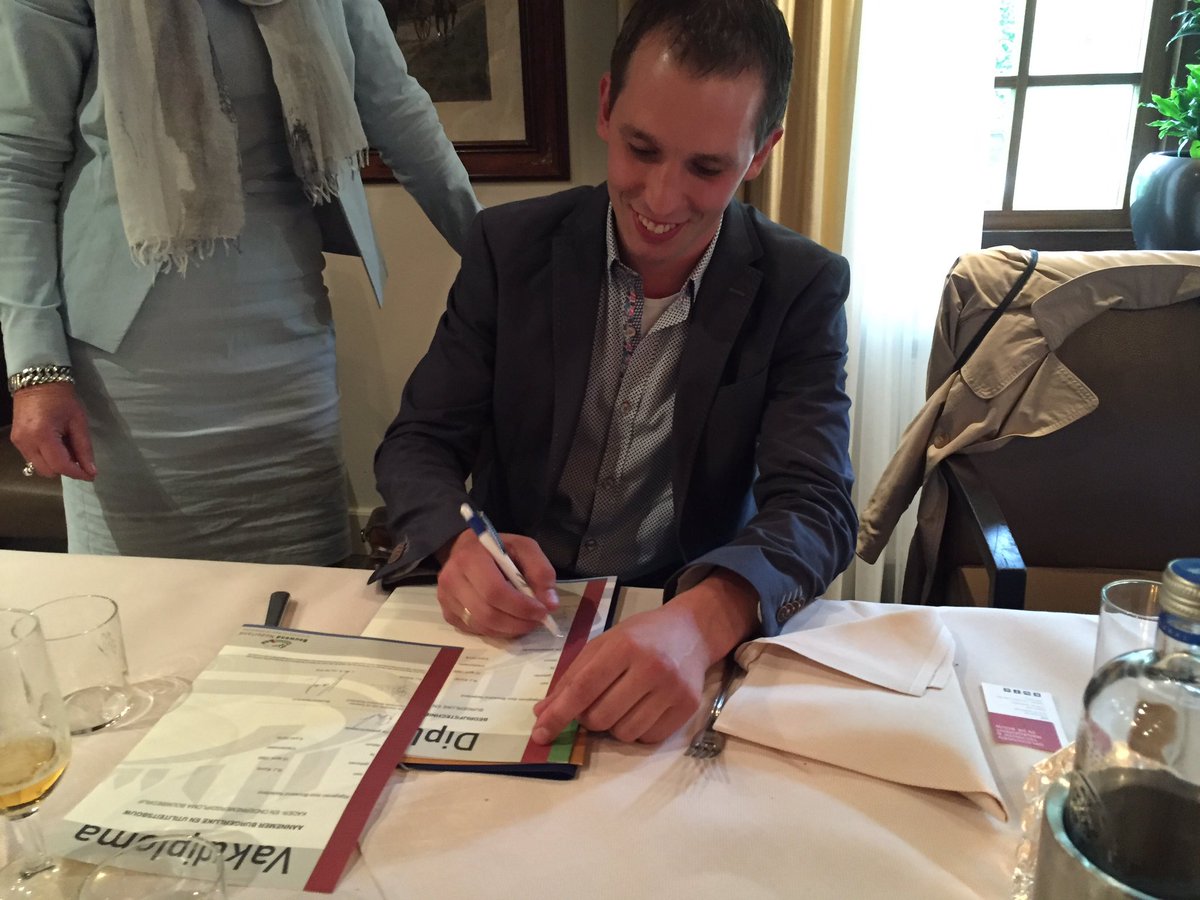 Onze collega, Robbin Kunst, heeft de 2 jarige "aannemersopleiding" KOB succesvol afgerond 
#trots <a href="/KOBopleidingen/">KOB Opleidingen</a>