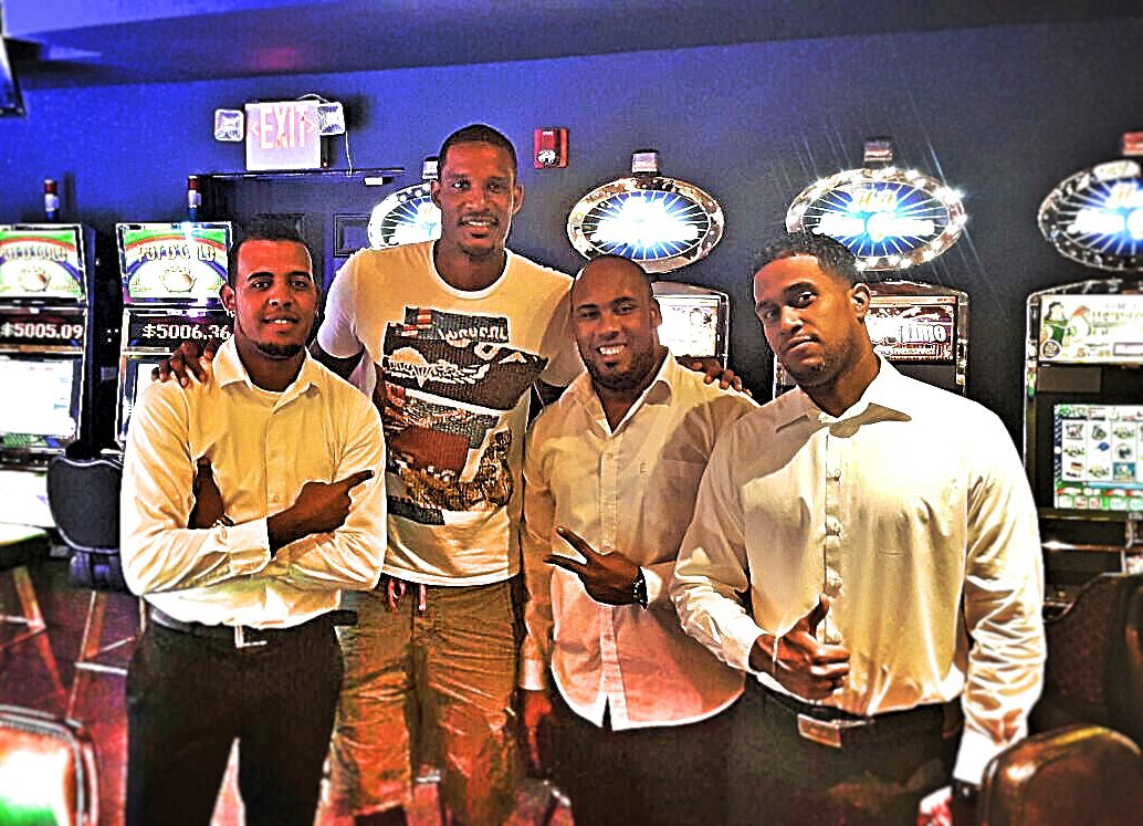 We are excited to have Trevor Ariza in the house tonight! Happy to have you here, come back soon! #TCI <a href="/TrevorAriza/">trevorariza</a>