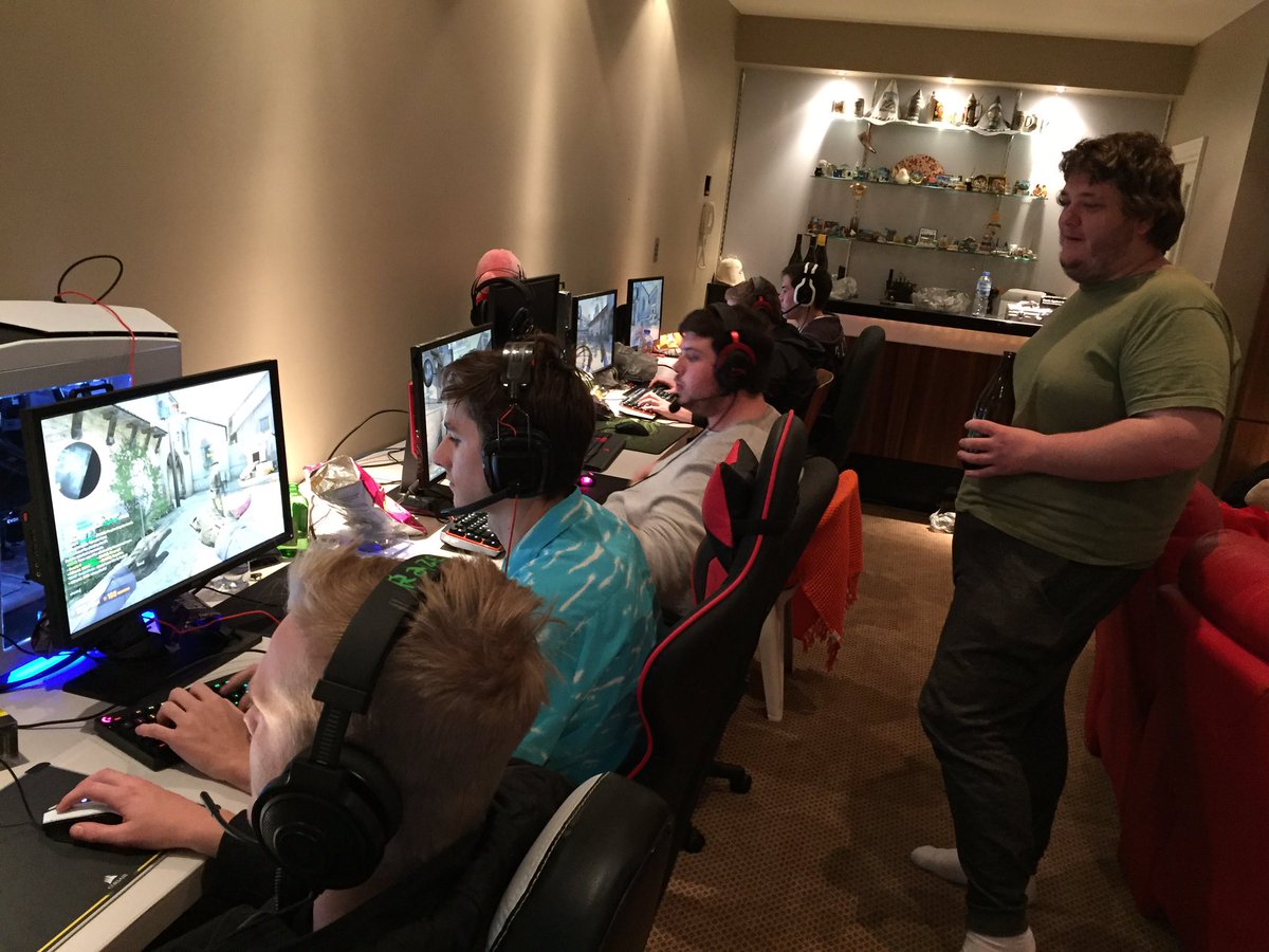 Citadel_Gaming's tweet photo. Citadel.CSGO boot camp has started, waiting on @Citadel_Kurbi to arrive so we can get down to business! https://t.co/dQxItNLLe3