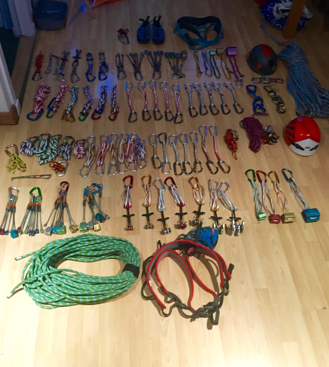 AndyPandyHart's tweet photo. Day one of SPA training with @BentleyR16 despite the weather Ellie looks happy @MtnTraining  #rockclimbing #cragging https://t.co/RbgDSu7aIE