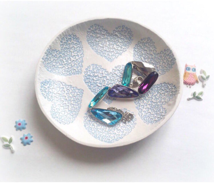 _amanda_west's tweet photo. Just one of my designs available 💙 #londonsislovinit #handmade #upsopro #atsocialmedia https://t.co/gfcfjOvXyy https://t.co/v1IEwVudA5