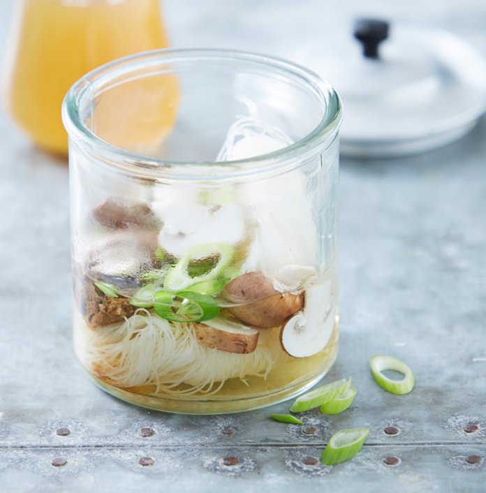 ZipWater_'s tweet image. So simple and so yummy - it’s the REAL instant noodle soup! #ZipEffect ow.ly/GcP530178p6
