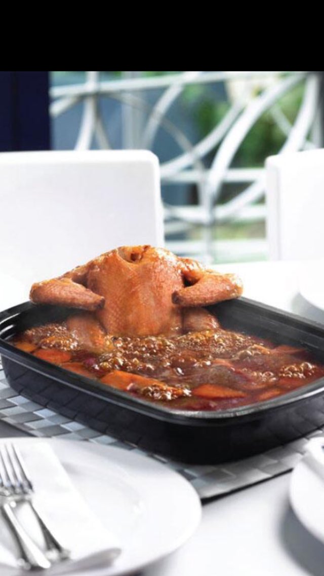 HelmsleyBandB's tweet photo. Creative presentation is one thing.....chicken chilling in its own stew pool is another! @checkon_ note https://t.co/BQT7SAkYoT