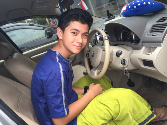 Makasii sarungnya yaa Fitria Alviani km gk pake akun twitter ya,aku suka banget sarungnya td aku pake shalat jumat