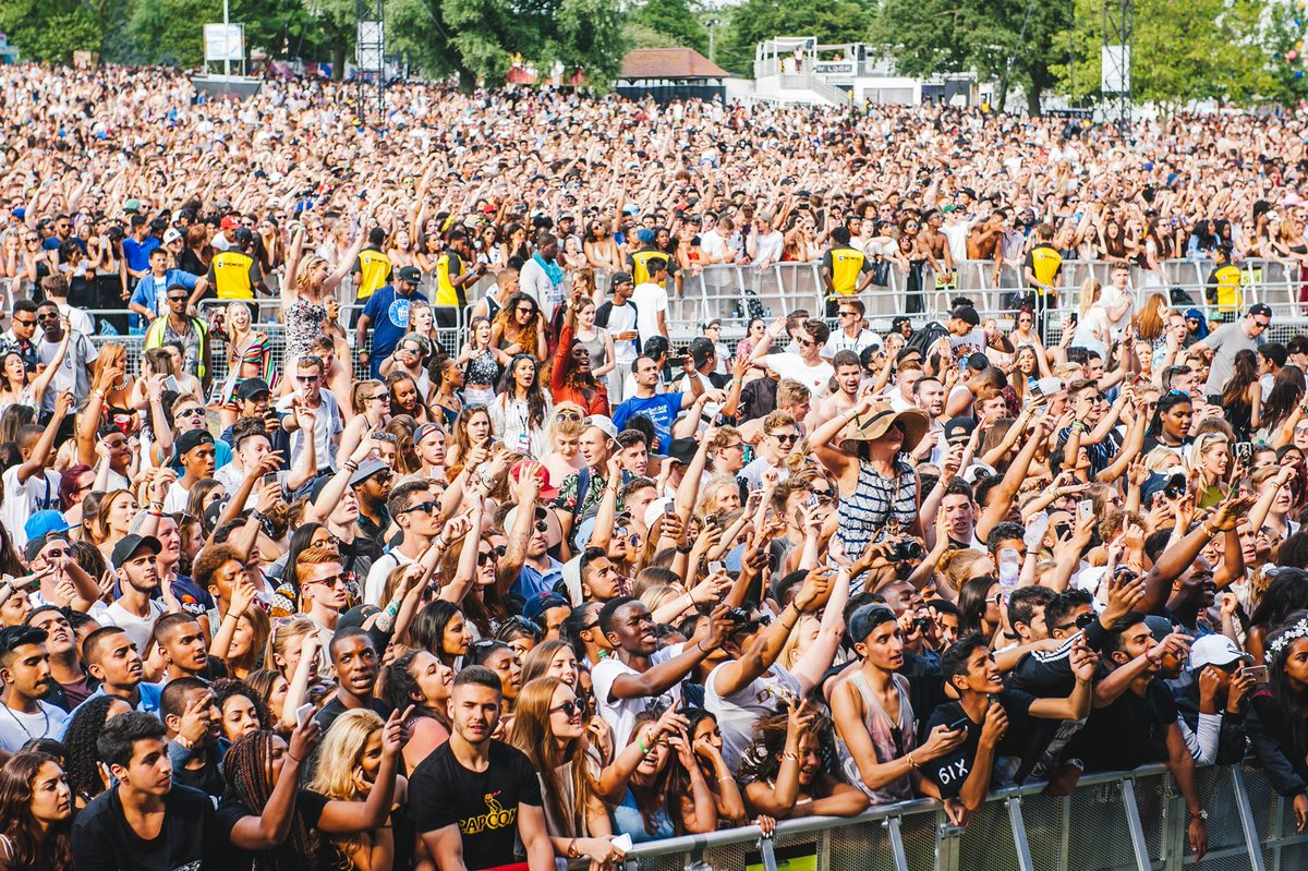 WirelessFest's tweet photo. This time next week... ✊💃🙌 https://t.co/ryANxiuXI6