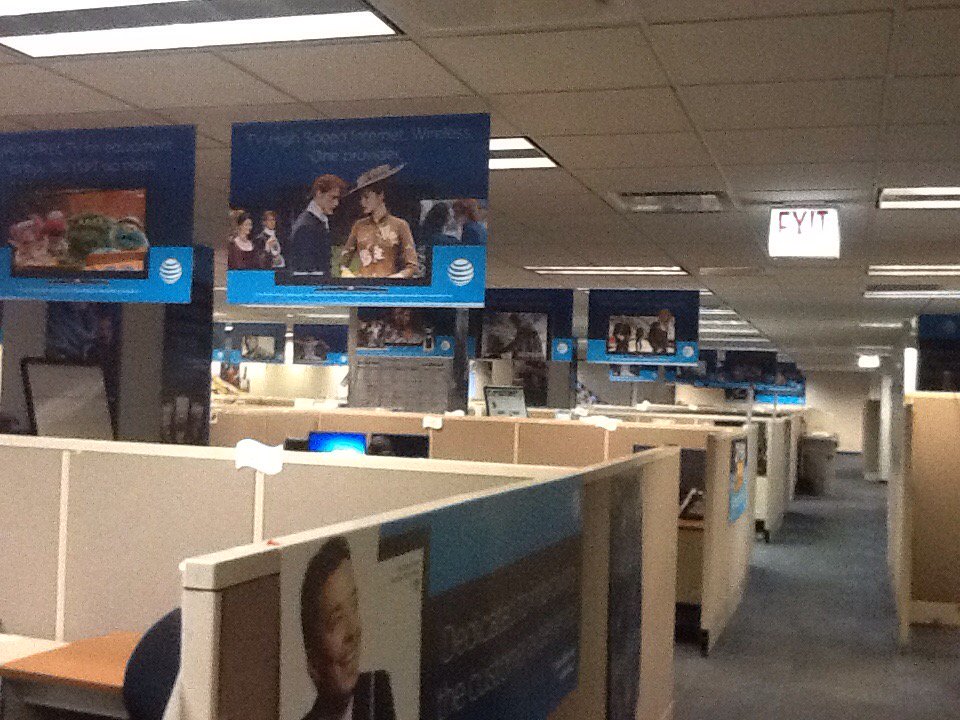 New signs!!!! Chicago is staying calm and selling on