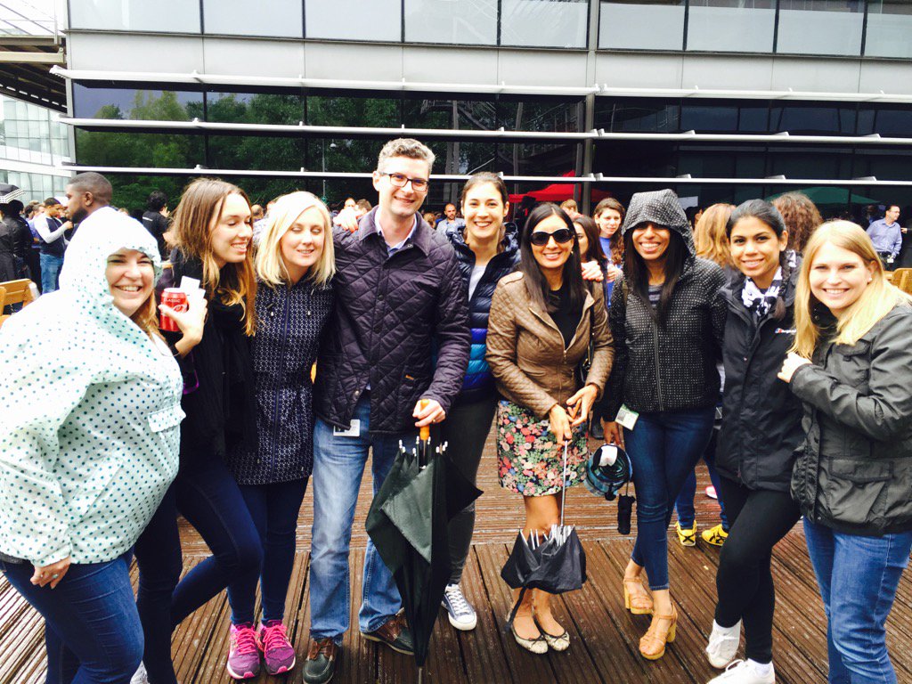 LP5678's tweet photo. #WeAreCisco #lovewhereyouwork HR party in the rain!! https://t.co/w7jzrZlub8