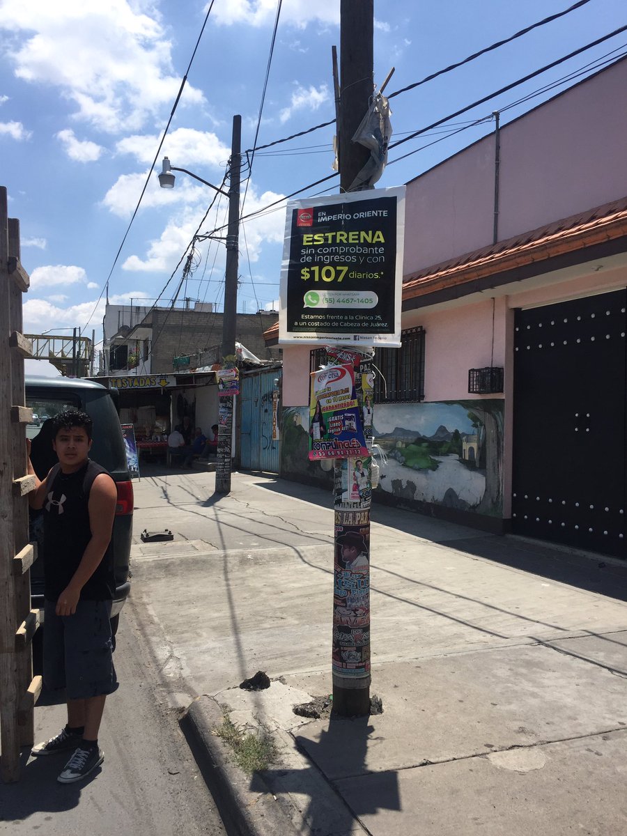 cemsaeventos's tweet photo. Colocación de gallardetes Nissan imperio oriente https://t.co/1sh648pmL0