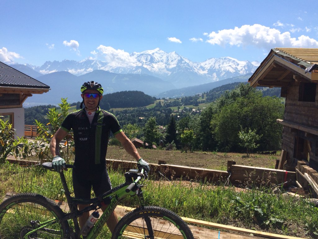 TimDunford1's tweet photo. Preride done opposite the stunning mt blanc, made the most of the sunshine today...tomorrow we race! https://t.co/STsd9waCBW