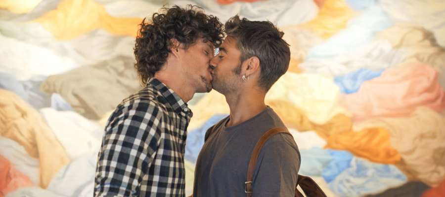 sextaNoticias's tweet image. 'Por un beso', el corto que te explica por qué no se celebra el día del hetero atres.red/d6bq_