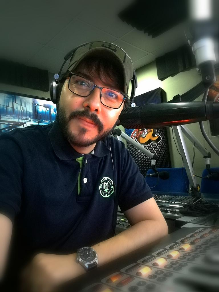 miguelestebantv's tweet photo. Llegó el #SuperWeekend a @SuperQPanama con una tanda de #ReggaeRetro Enciendan las luces del auto cuando llueve. https://t.co/1Ru6edDj4t