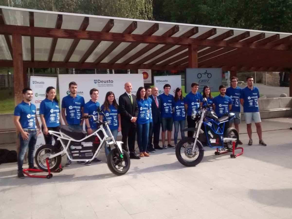 RebecaCortazar's tweet photo. #DeustoMotoTeam la semana que viene en Montmelo @IngDeusto @deustomototeam https://t.co/aVADRQ1HbY