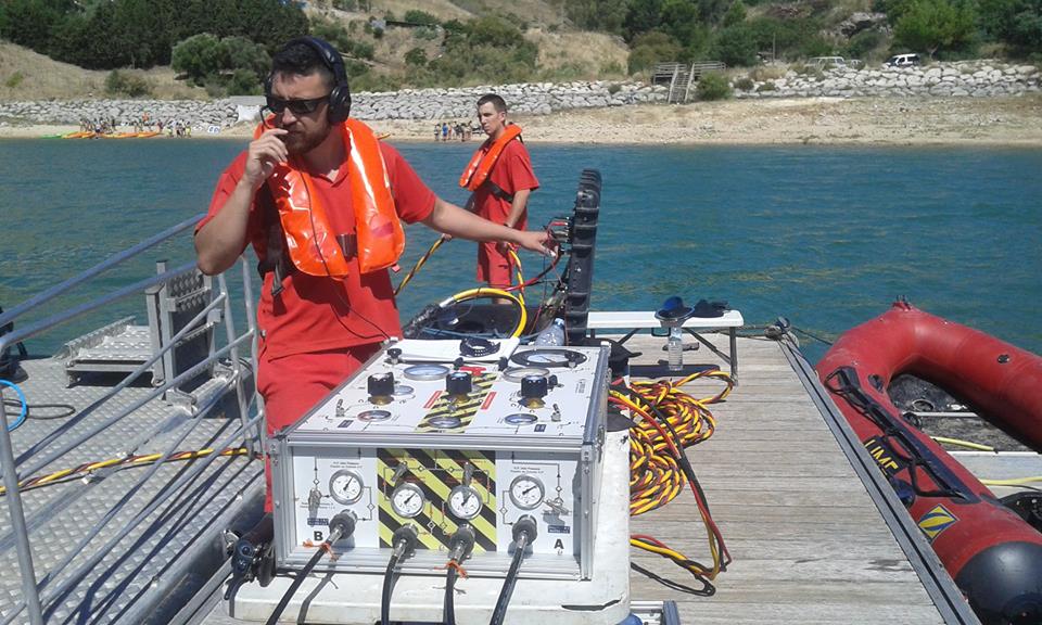 MarineVisionSL's tweet photo. La UME incorpora nuestro nuevo Panel de Control de Aire en sus grupos de buceo  https://t.co/GcPk3G8AKd https://t.co/sa4gqAqrlL