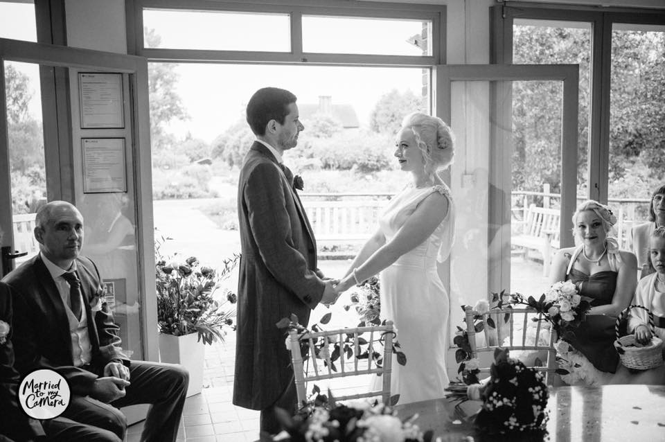 The_RNRS's tweet photo. Stunning photos #MarriedToMyCamera for Chloe & James's Wedding #TheGardensOfTheRose #UtopiaLeisure #WeddingVenue https://t.co/sfsK90hrgN