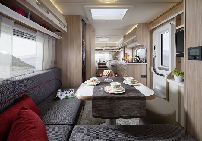 RedazioneTI's tweet photo. Novità per la stagione 2017 https://t.co/5KXJwDa7Qg Fendt Caravan presenta Bianco Activ https://t.co/2gcp6xOZfT
