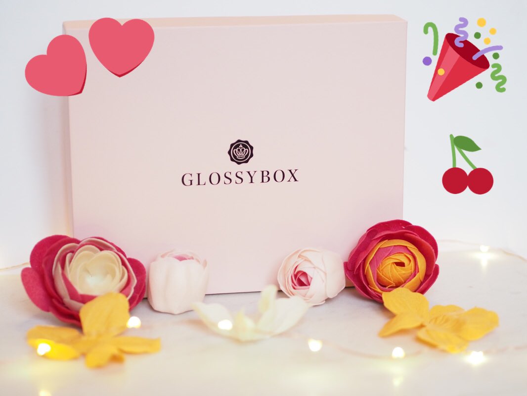 asyouwishblog's tweet photo. JULY COMPETITION: Win the JULY Glossy Box✨🌸 simply RT this tweet &amp; follow ME❤️🌺 announced 22/07 worldwide entry! GO! https://t.co/u9m6eDDlsk