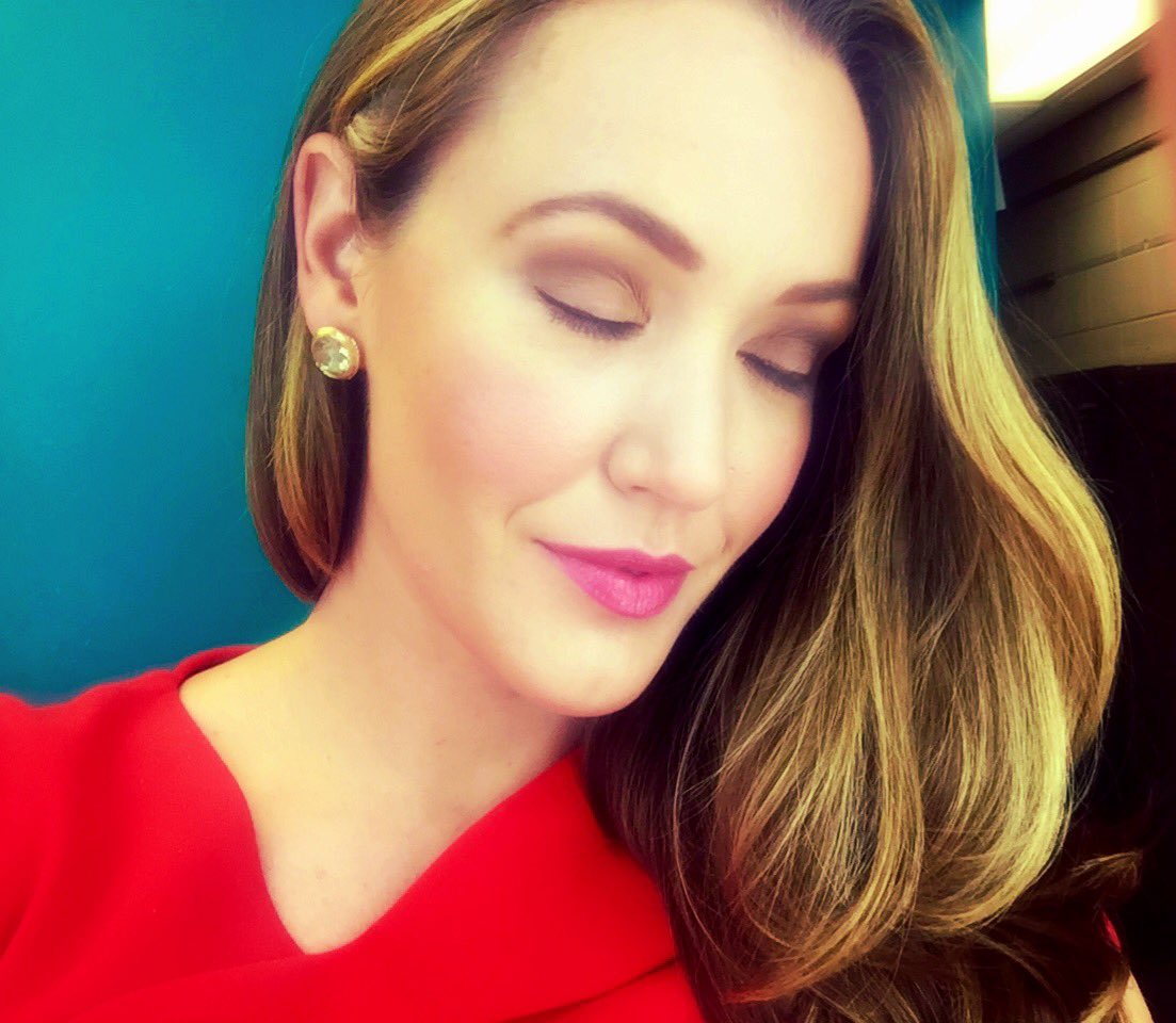 emilynelson2020's tweet photo. #WakeUp and join me on @WTOL11Toledo this morning now! #redorpink #amnewser #sleepyhead https://t.co/2n4iQexCoc