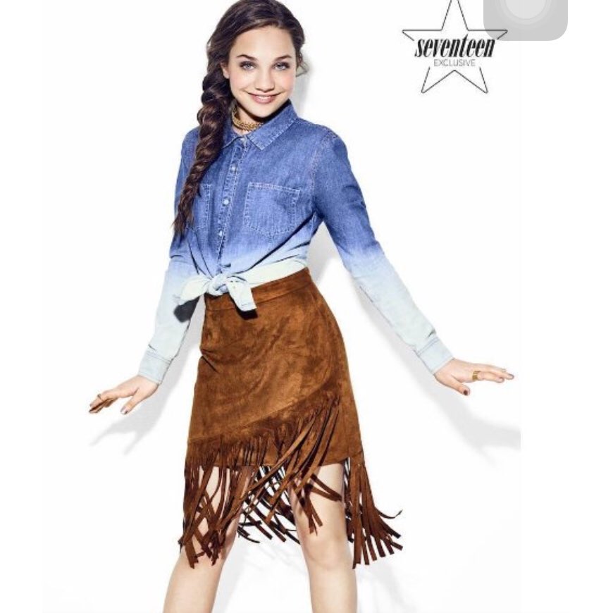ZieglerM14's tweet photo. @maddieziegler did a great photoshoot for @seventeen ! Can't wait to read it💛🙌🏽 https://t.co/hTqJQouT5o