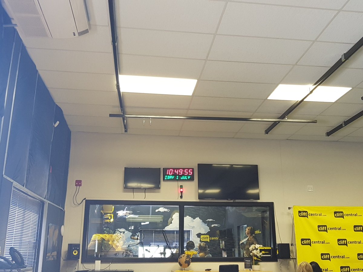BettyBanglesXL's tweet photo. Join us on The Casper Radio Show at 11am for some crazy fun! #CRS #BAGCC @casperradioshow @cliffcentralcom https://t.co/yjzdIFnCL3