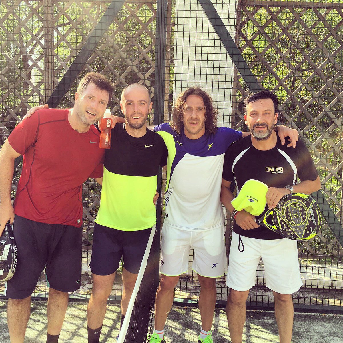 Carles5puyol's tweet photo. Espectacular partido de pádel, un solo set pero 12-14 https://t.co/IalkhXbh10