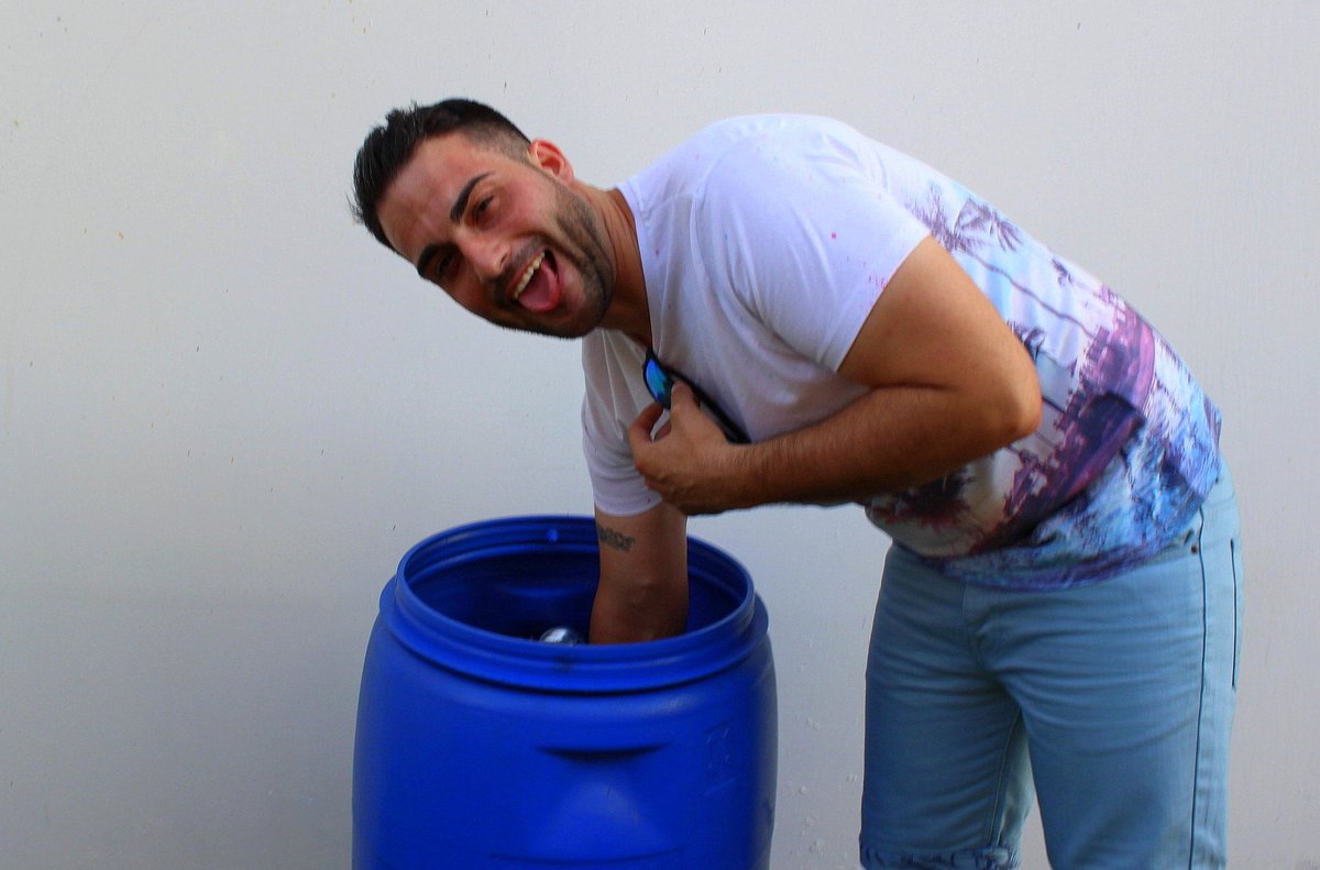 AerzenIberica's tweet photo. ¡Con estas temperaturas encontramos cualquier excusa para refrescarnos! #FiestadelaFamilia https://t.co/YYBhK0cOsv https://t.co/oaQ31SurhC