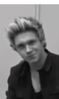 DoctorCucumber's tweet photo. А что бы было, если Найл был плохим мальчиком? #NiallNoteRussian @NiallOfficial https://t.co/jinXtLrmdf