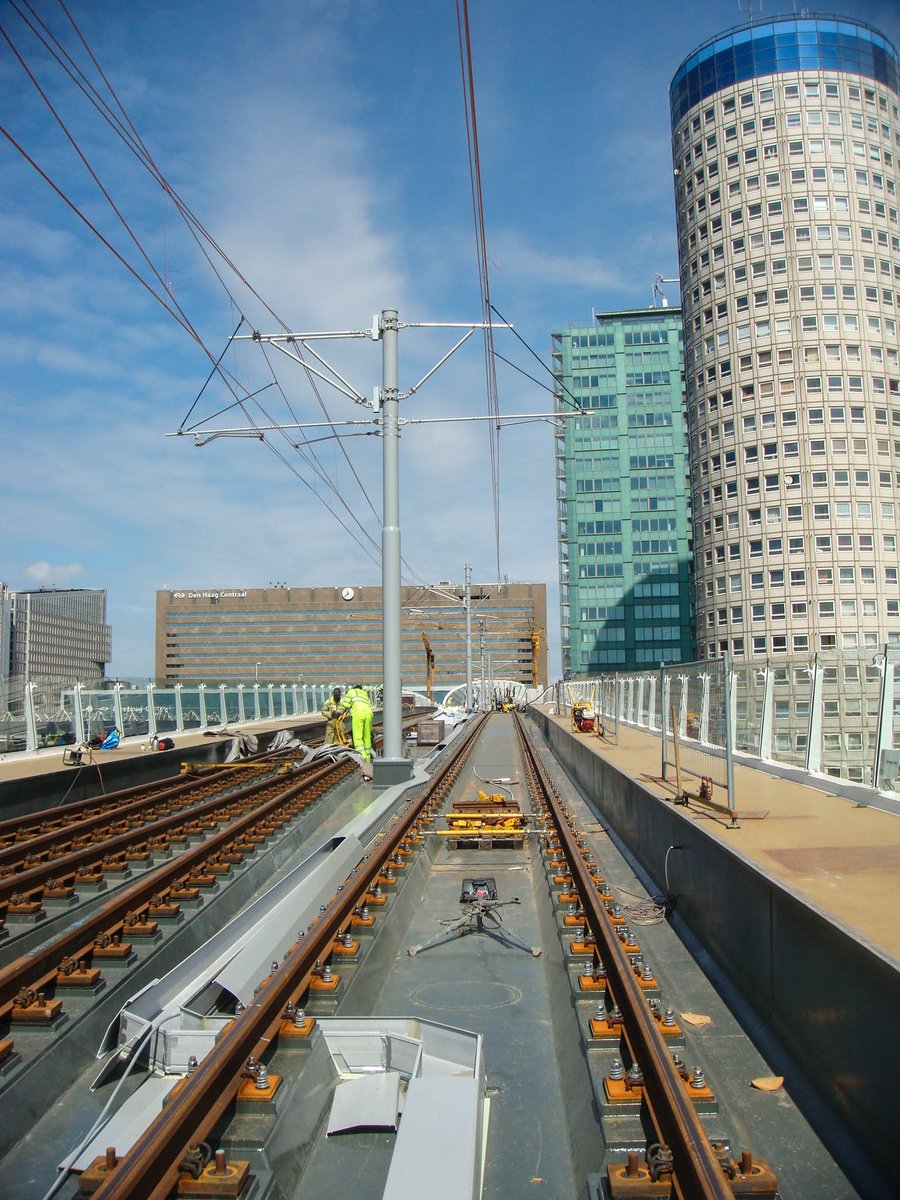 gfk_profile's tweet photo. Exciting project at Erasmus Bridge Den Haag #ArcoSystem #GRP #cablethroughing more info: https://t.co/cDzZAstxNP https://t.co/villEOUyyD