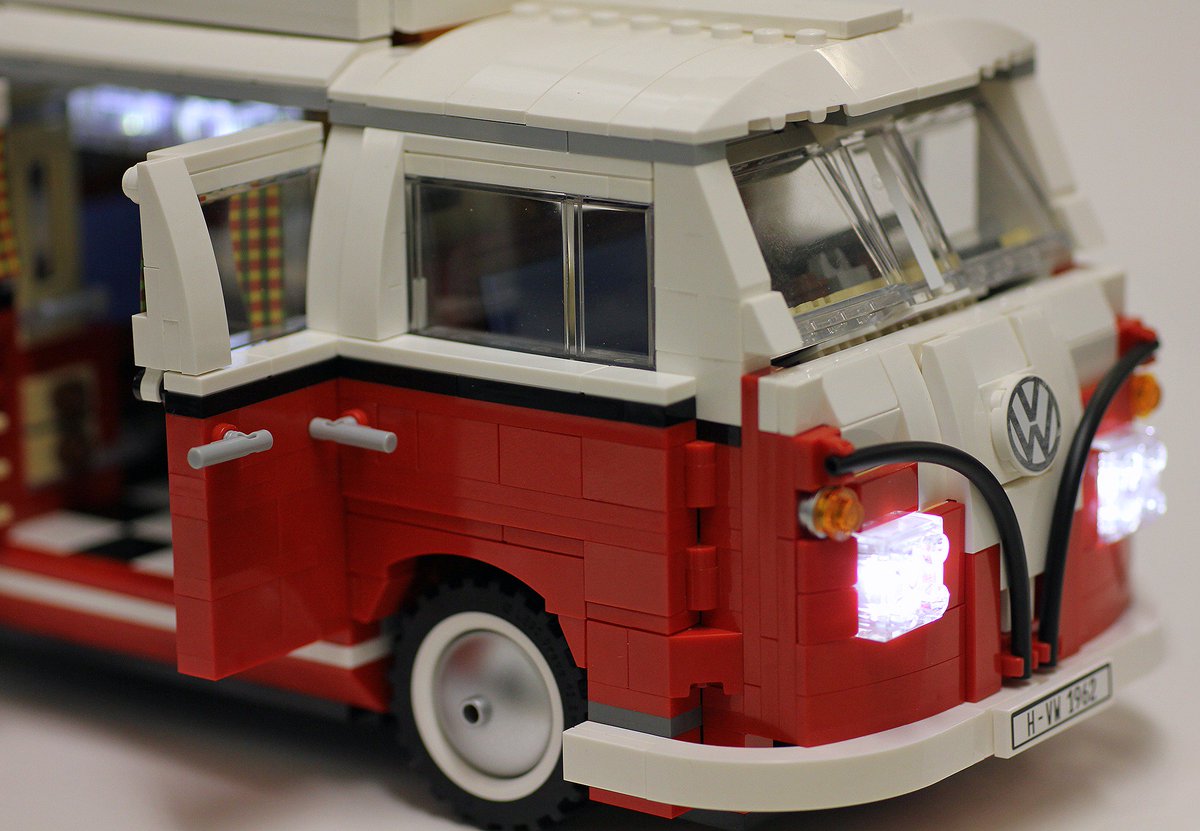 LightStax_EU's tweet photo. @golem Kennt ihr LIGHT STAX schon? Ergänze deine wunderschönen #LEGO Kreationen mit LED Licht. https://t.co/LXNb64ZnVV