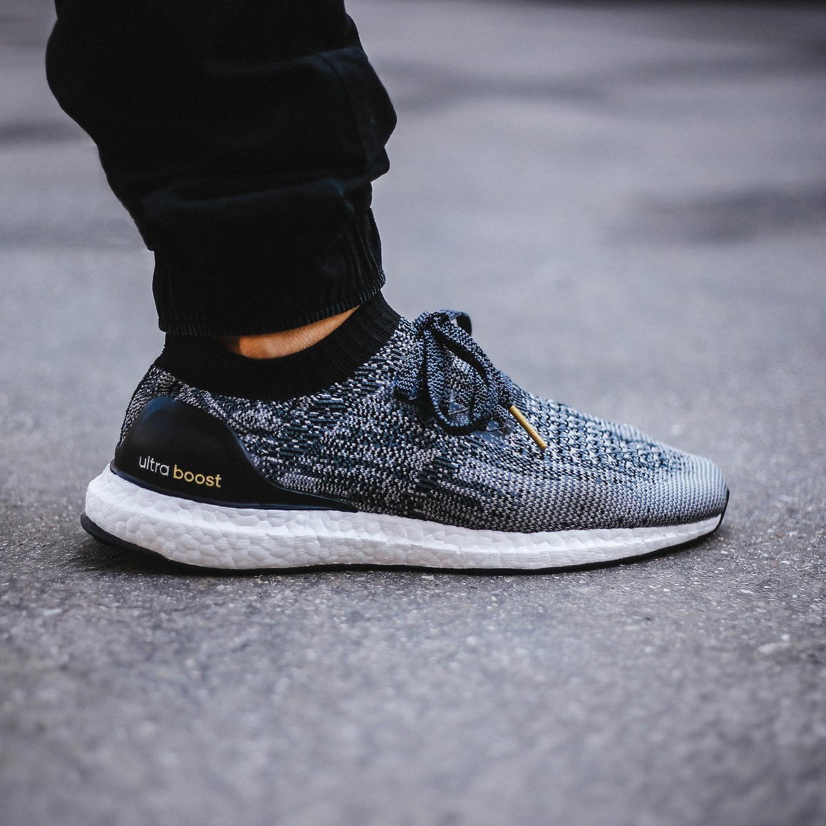 ultra boost uncaged core black