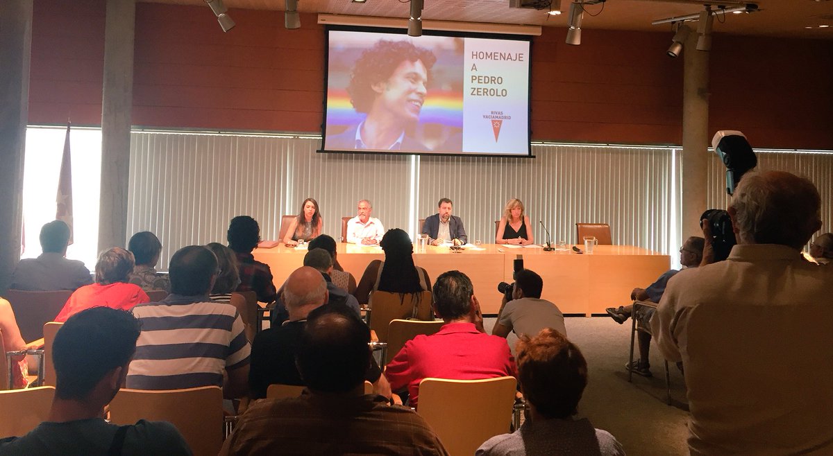 Hoy #Rivas rinde un pequeño homenaje a Pedro Zerolo poniendo su nombre a la sala donde se ofician las bodas civiles