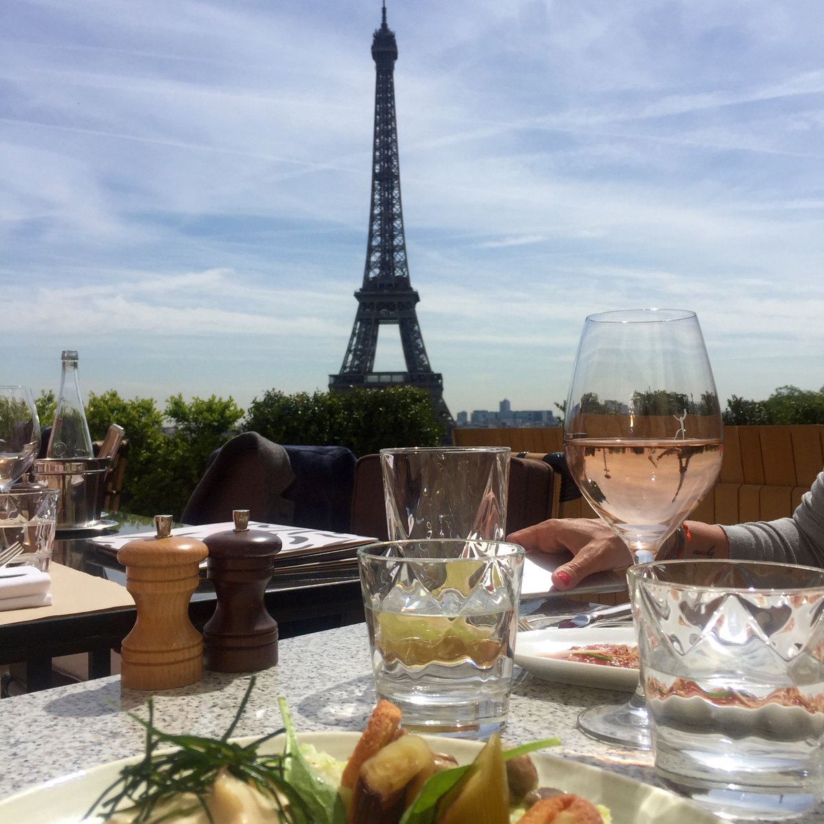 ClotildeRoux (@clotilderoux) on Twitter photo Soleil à Paris ? Voici the terrasse to be : <a href="/CafedelHomme/">Café de l'Homme</a> . A découvrir sur le blog bit.ly/29fEx3X Soleil à Paris ? Voici the terrasse to be : <a href="/CafedelHomme/">Café de l'Homme</a> . A découvrir sur le blog bit.ly/29fEx3X