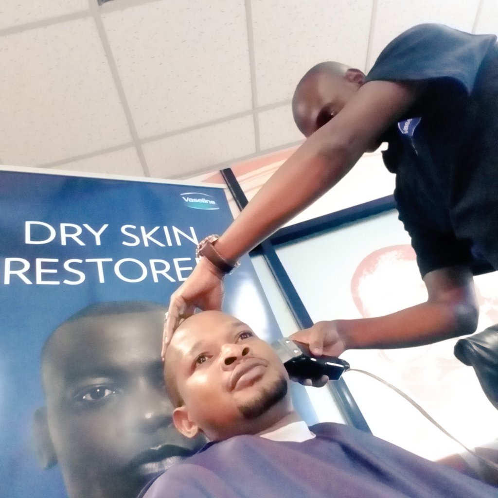 MburuguKim's tweet photo. "@OliverMathenge: .👍👌...  @VaselineKE . #ExtraStrengthMen https://t.co/F5iiVTjlIW"