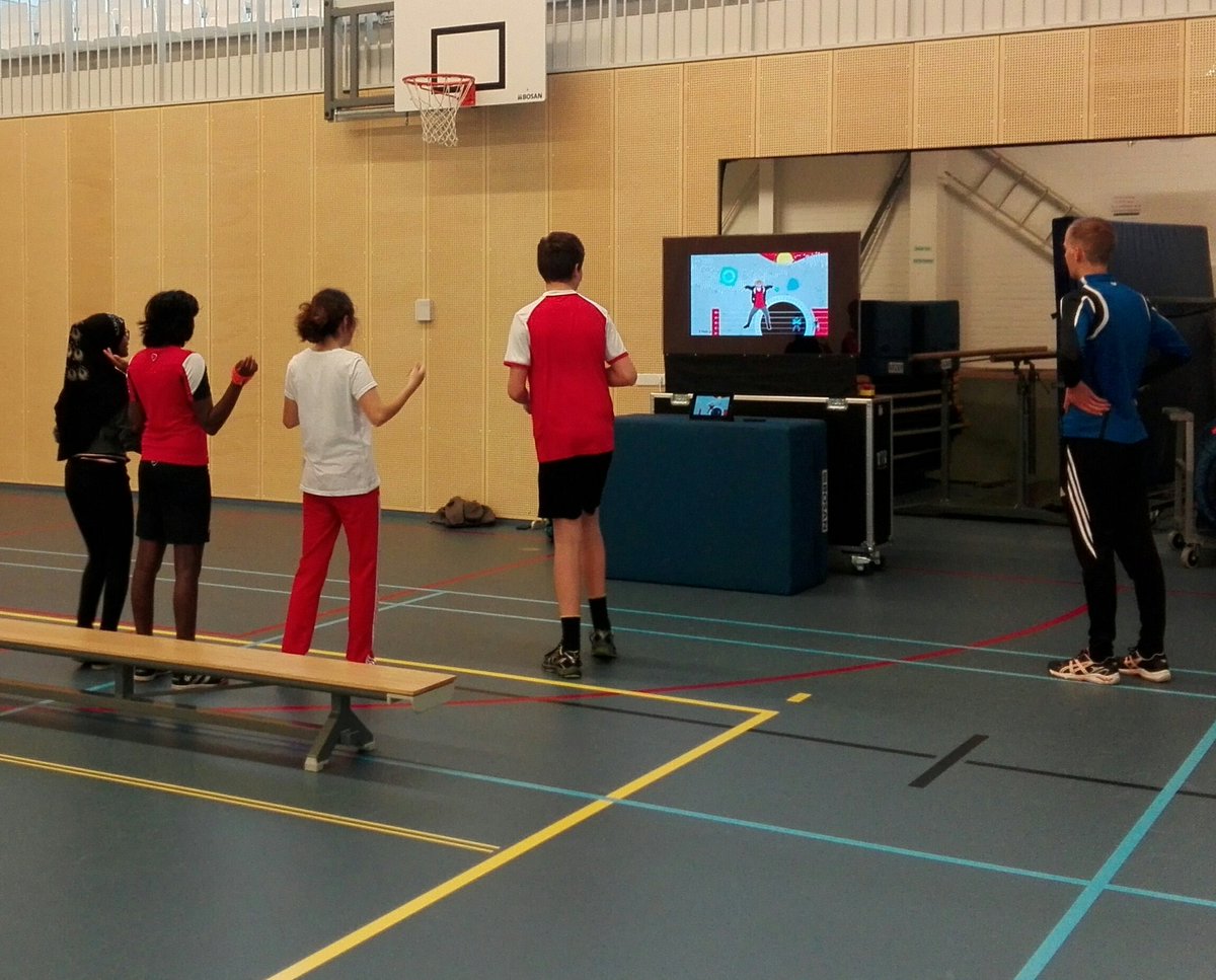 Dansend het schooljaar afsluitend, ipad gebruiken in de gymles! <a href="/HetBariet/">Het Bariet</a> <a href="/NicoTeun/">Nico Teunissen</a>