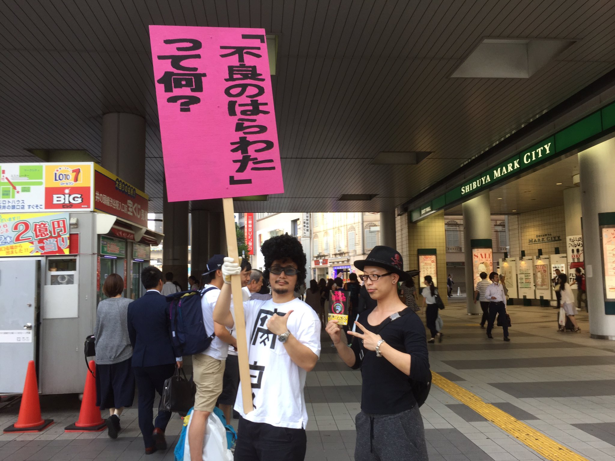 常喜寝太郎 踊れ獅子堂賢 着たい服がある 不良がネコに助けられてく話 お世話になっている今村ksk先生の漫画 不良の はらわた の宣伝に少しだけ動向させて頂きました 先生直々の宣伝も新しい 不良 ゾンビ 異色の組み合わせで先がよめない