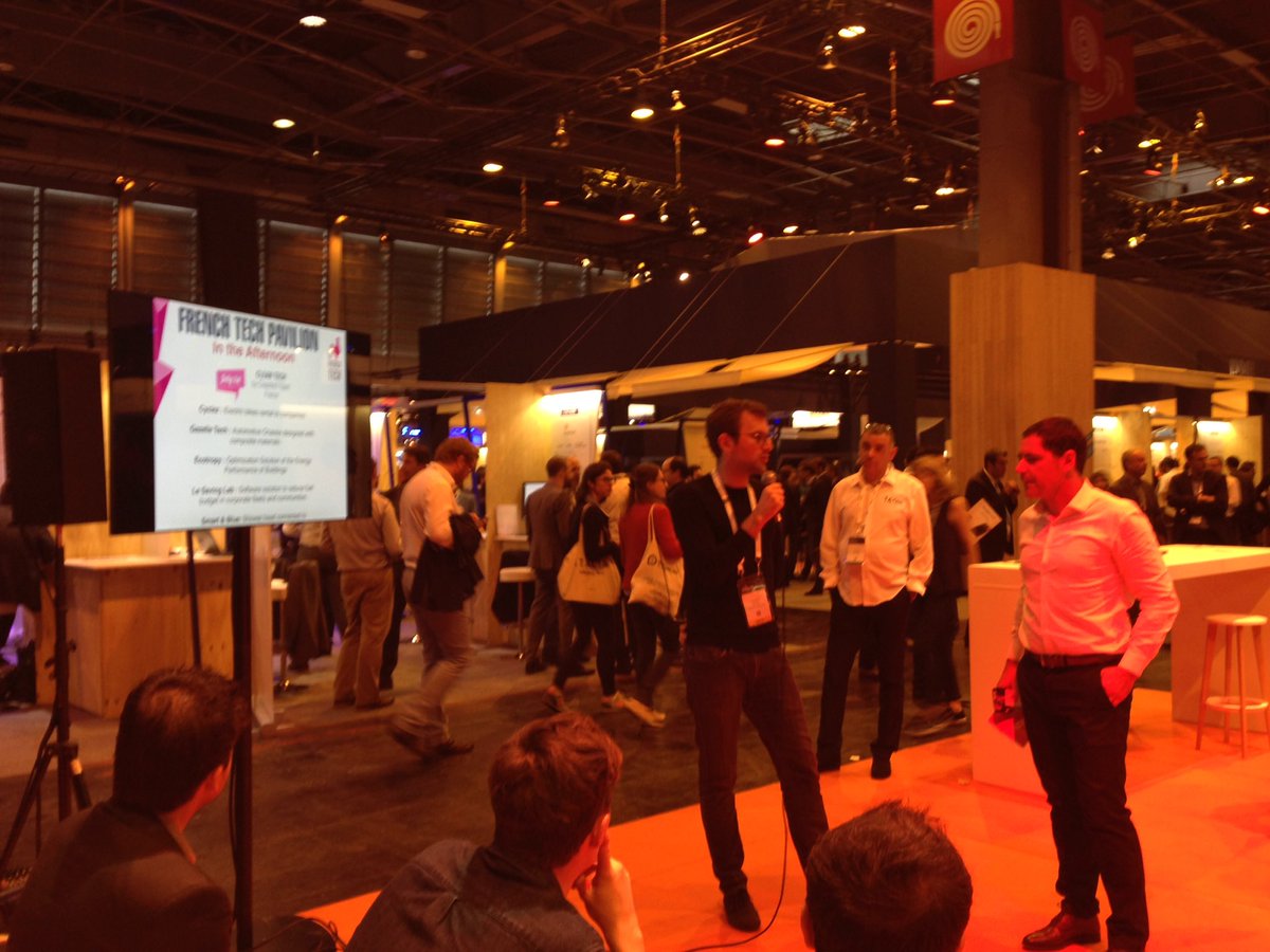 JEFLABEL's tweet photo. On écoute les pitchs des startups du Sport à la #FrenchTech de #VivaTech https://t.co/g4EP9Cm0mM