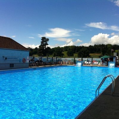 BathurstPool's tweet photo. Happy Friday everyone. #BathurstPool is open to the public 7-days-week from 12pm to 6pm. https://t.co/UzEzEUQZjL