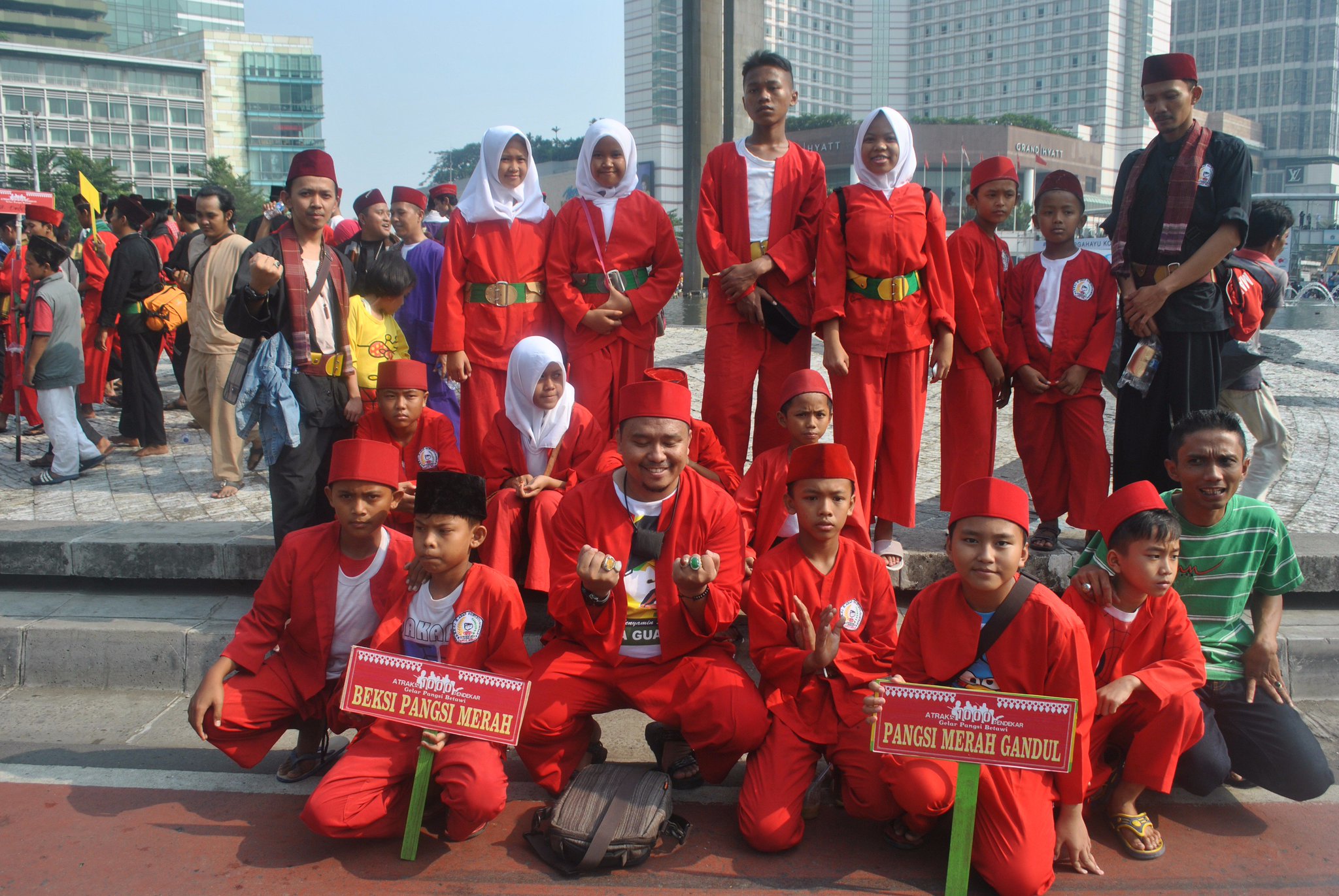 IG info_betawi on Twitter: "Yang Belum punya Baju Pangsi Order aja via