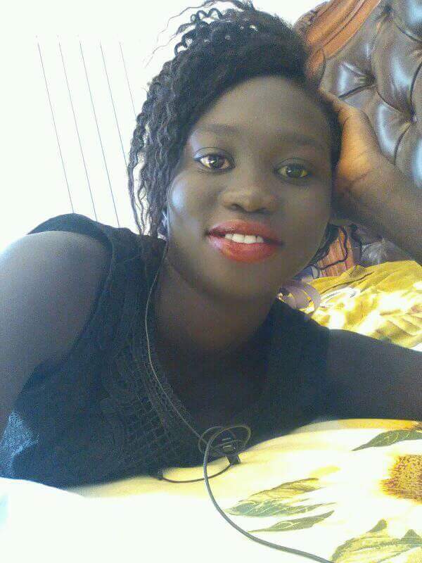 awakthereza's tweet photo. When u 're happy and nothing to do just smile https://t.co/8QRXcJUfqT