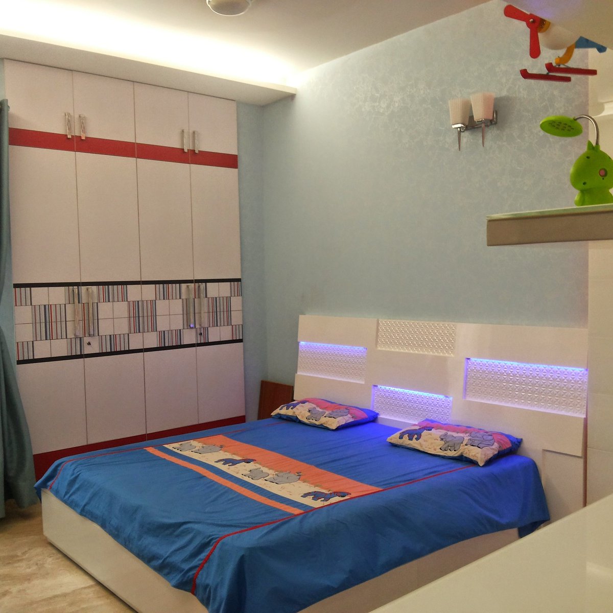 rajniarora2208's tweet photo. Children's Bedroom in white PU paint+LED lights in bed
#followback
#supreme
#Drawingroominterior
#bedroominterior https://t.co/SBPwbBBO80