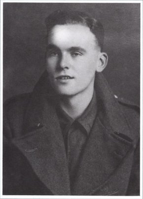 AlunLewis100's tweet photo. #OnThisDay 1 July 1915, Alun Lewis born in  Cwmaman, #Wales. Find his works on @SerenBooks https://t.co/ftC1YtWAes https://t.co/HBvY5HzLdv