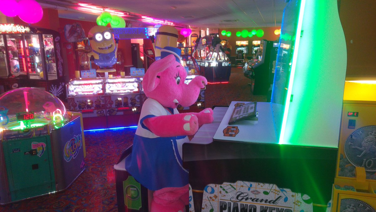 AndiSanders1's tweet photo. Out and about with Anxious... @FunStarsGoLive @haven #kilnpark https://t.co/gArnmlbRqj