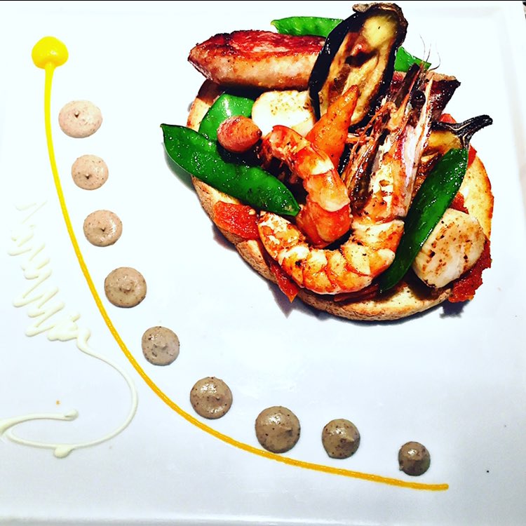 ChezPenda's tweet photo. Chez Penda les tartines quand on les met pas sur le terrain on les met dans l'assiette..😝😋😋 #tartine #chezpenda https://t.co/UqTbNYIbtJ