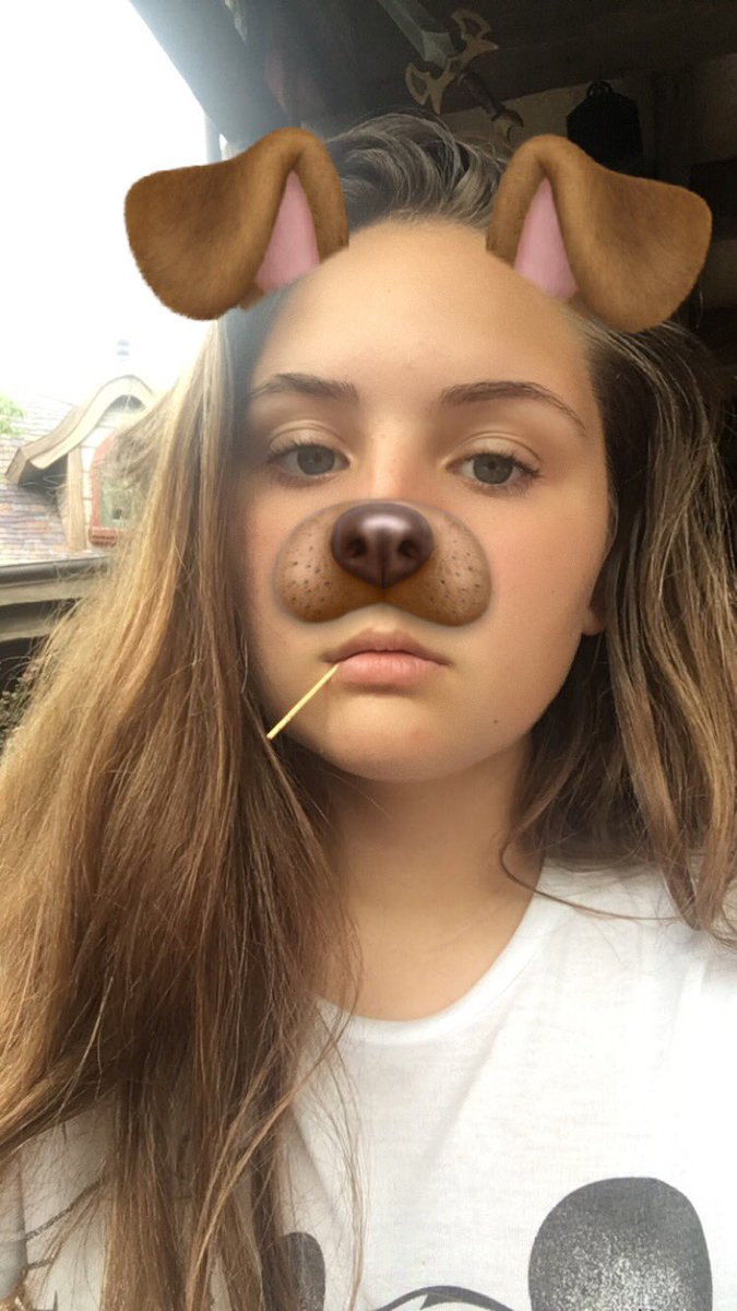 fymsky's tweet photo. oka but who does it better https://t.co/lV7WjJlpr4