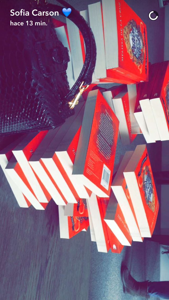 SofiaCarsonCom's tweet photo. Sofia vía #snapchat #sofdc https://t.co/2qu38I4dl4