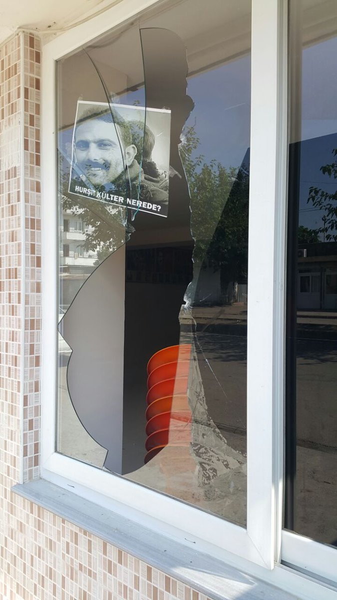 meraldanis's tweet photo. Adana/Ceyhan temsilciliğimize silahlı saldırı da 40 yakın mermi kullanılmış... https://t.co/NzWpZabXZK