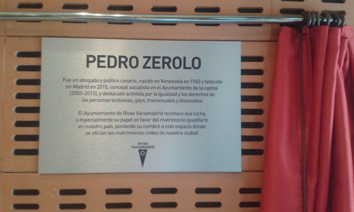 Homenaje a Pedro Zerolo,el salón del ayuntamiento dónde se celebran las bodas a partir de hoy lleva su nombre.