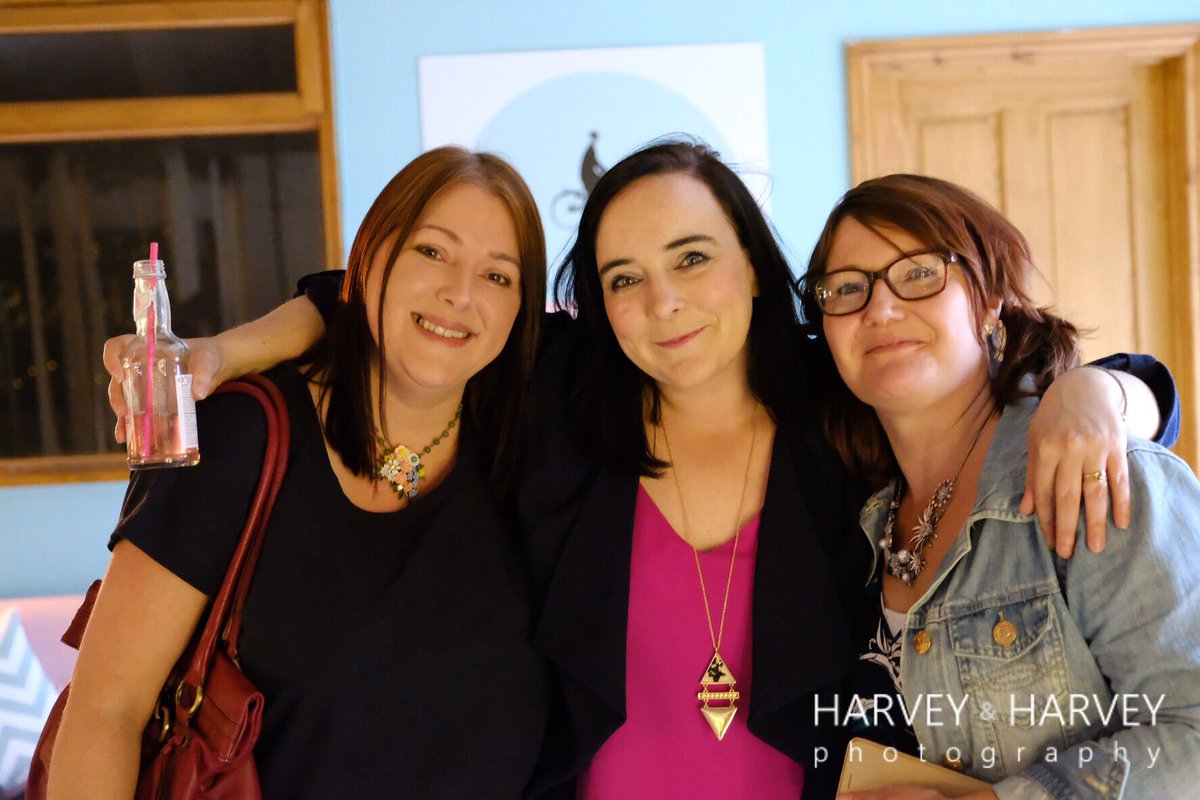 Love these ladies 💫 <a href="/MadPhilomena/">Mad Philomena</a> new showroom last night  <a href="/thealtpa/">The Alternative PA</a> <a href="/GiddyKipperUK/">Heidi (Kipperchops) 💙</a> <a href="/confetticakery/">The Confetti Cakery</a> <a href="/AdrianLHarvey/">Adrian L Harvey</a>